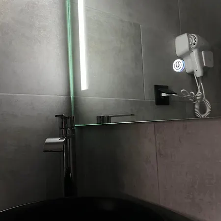 Joannas Airport Luxury Rooms Artemida  Exterior photo